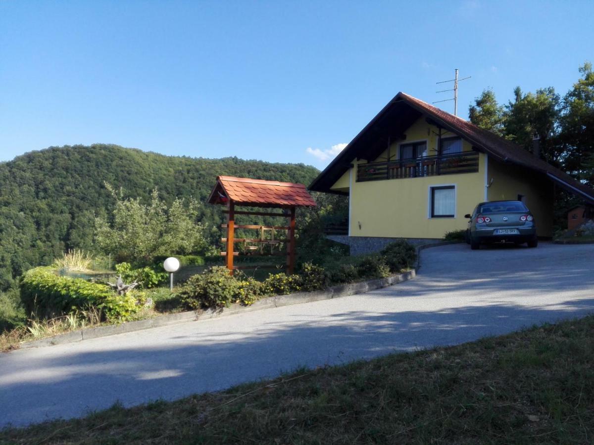 Villa Getaway "At The Three Lights" Sevnica Exterior foto